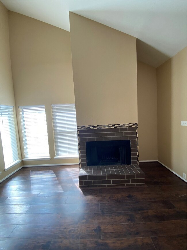 7864 Green Lawn Dr unit 7864, Houston, TX 77088 - photo 7