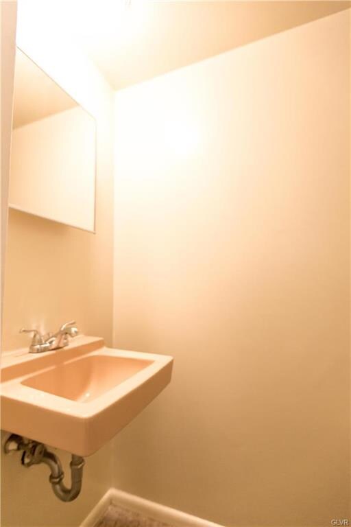 52 Eisenhower Cir, Whitehall, PA 18052 - photo 6