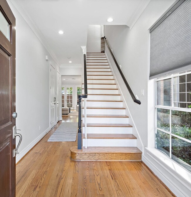 1403 W Hilshire Park Dr, Houston, TX 77055 - photo 4