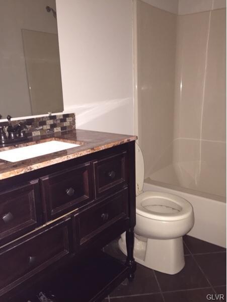 6834 Hunt Dr, Macungie, PA 18062 - photo 3