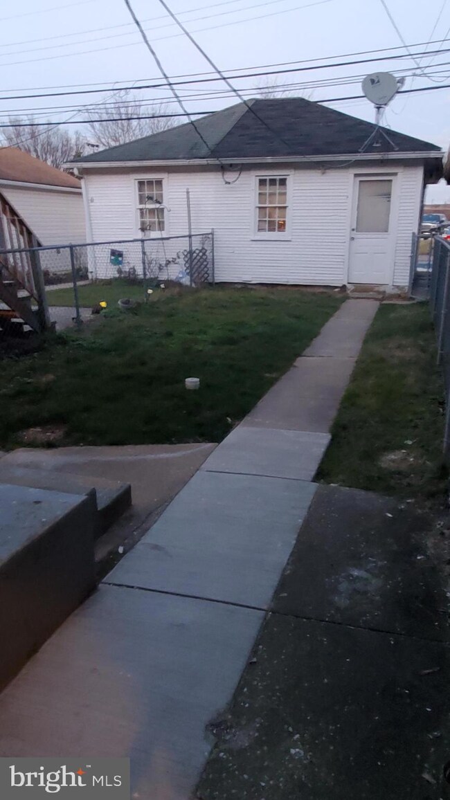 437 N George St, York, PA 17401 - photo 3