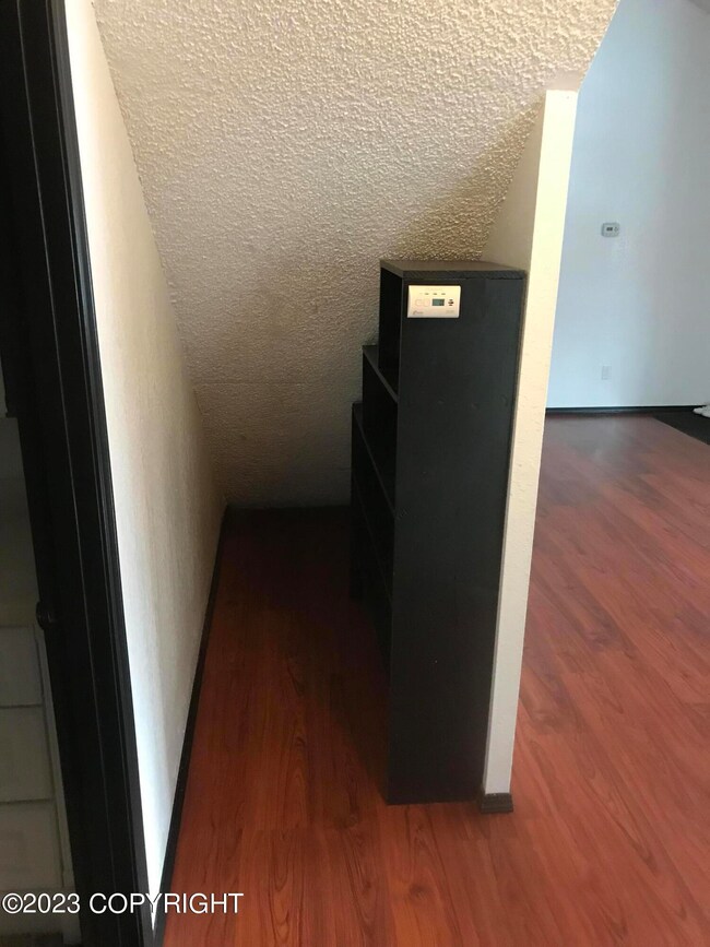 5225 Sydnie Kay St unit B, Anchorage, AK 99508 - photo 7