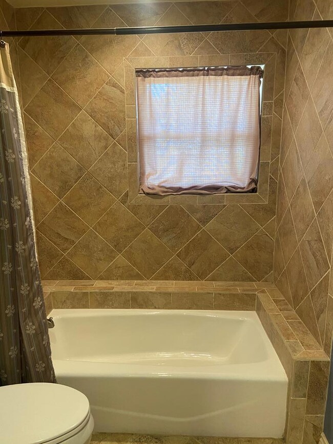 3913 Wickersham St, Bay City, TX 77414 - photo 4