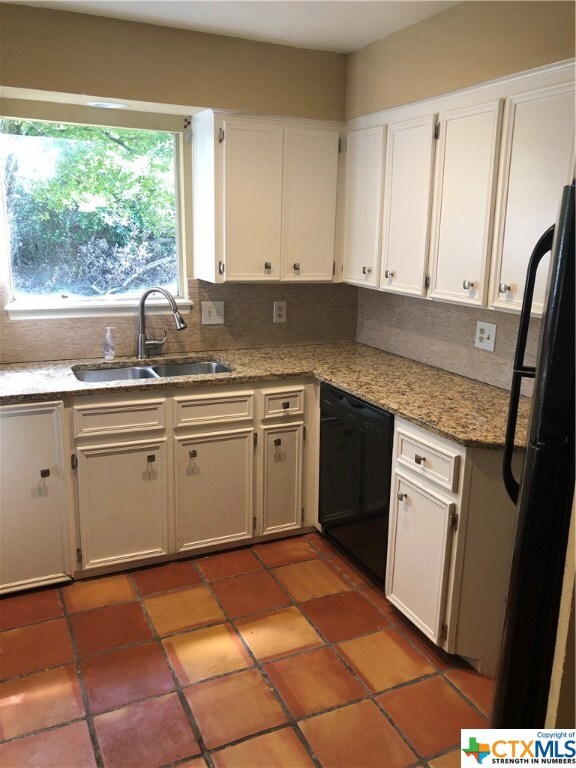 1414 Andra Ln, San Marcos, TX 78666 - photo 2