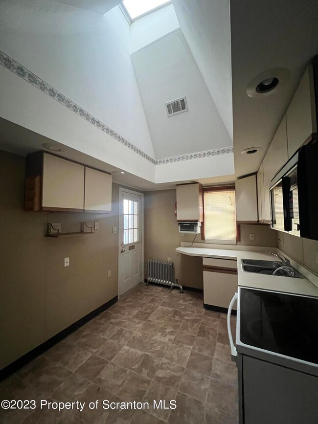 1330 Pittston Ave unit 3N, Scranton, PA 18505 - photo 3