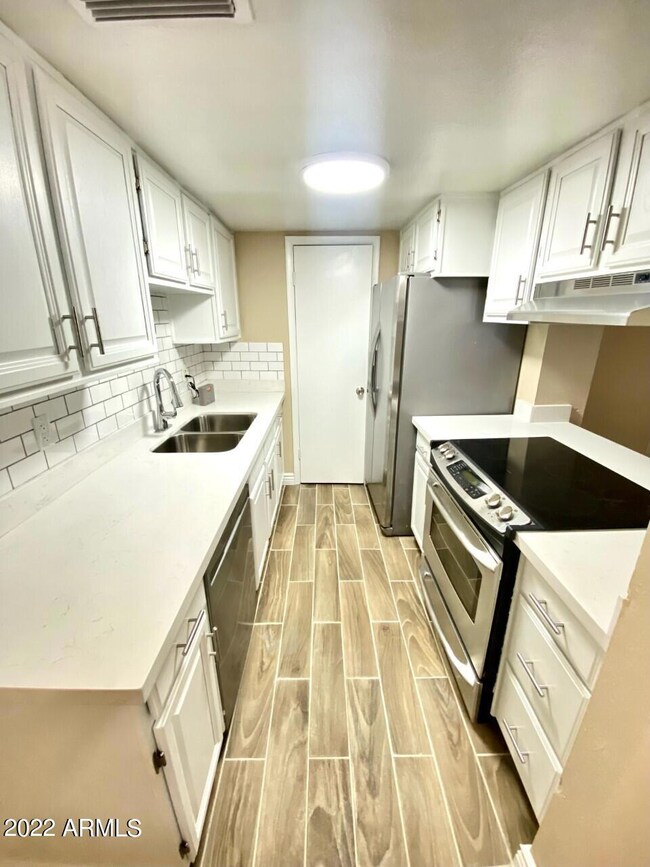 6856 W Devonshire Ave unit 258, Phoenix, AZ 85033 - photo 5