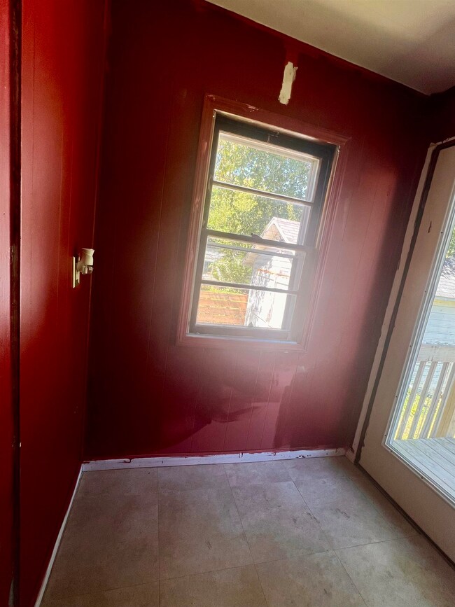 1726 Sheridan St, Madison, WI 53704 - photo 5