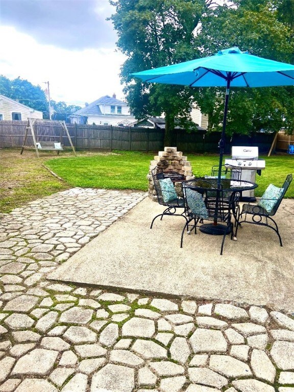 9 Lee St, Pawtucket, RI 02861 - photo 4