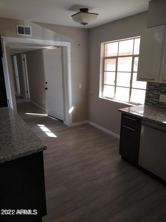 Verde Kitchen2