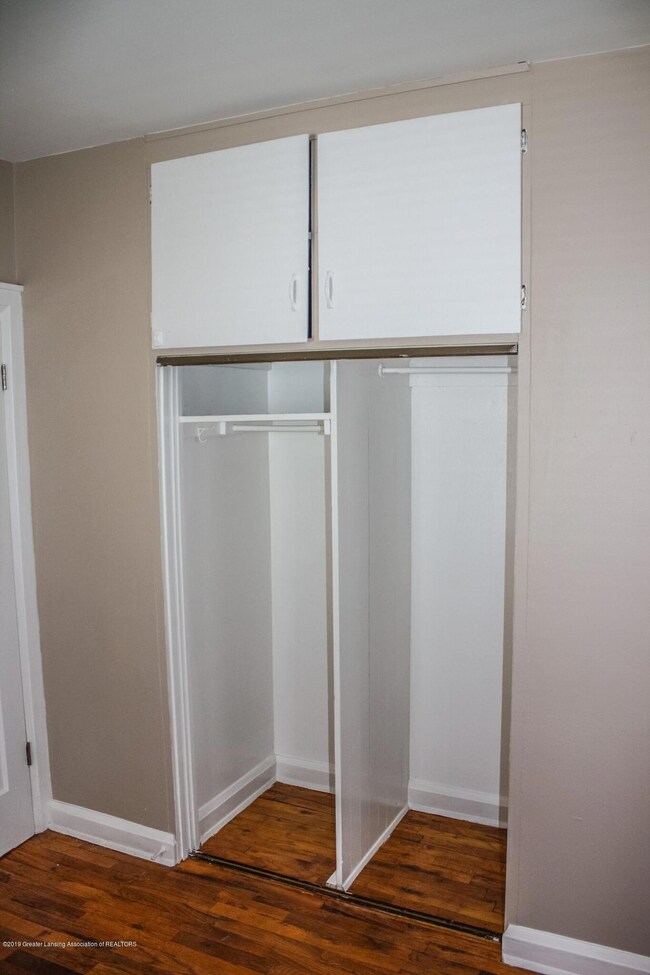 Guest Bed Closet