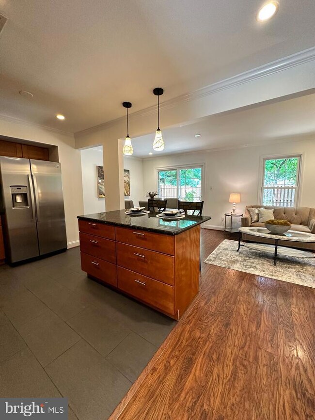 11970 Heathcote Ct, Reston, VA 20191 - photo 7