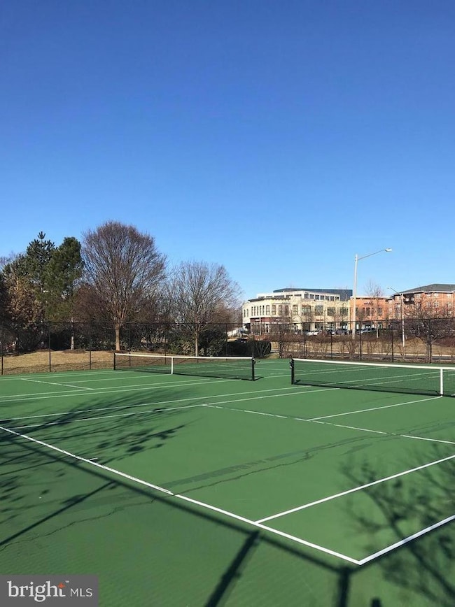 12953 Park Crescent Cir, Herndon, VA 20171 - photo 5