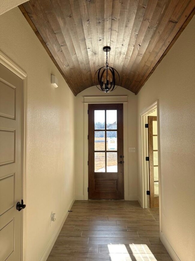 124 Oaks Springs Ln, Weatherford, TX 76087 - photo 2