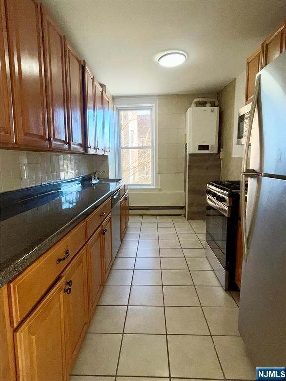 10 Hilliard Ave unit 4, Edgewater, NJ 07020 - photo 2