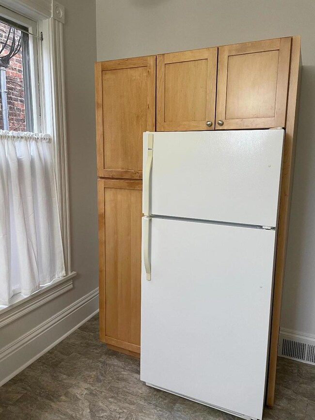 718 Columbus St unit 2, Ottawa, IL 61350 - photo 4