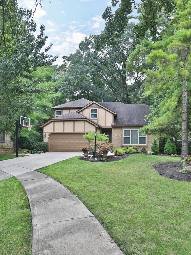 1519 Eastmeadow Place, Columbus, OH 43235 - photo 2