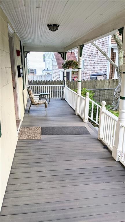 90 Gibbs Ave unit 4, Newport, RI 02840 - photo 3