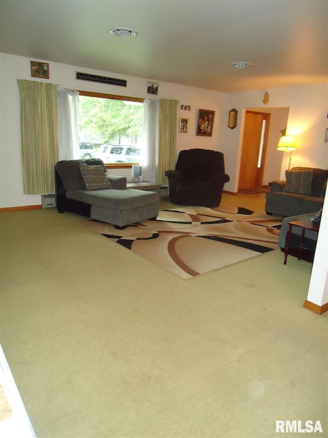 232 E Springfield St, Virginia, IL 62691 - photo 2