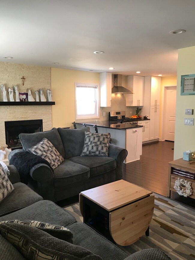 2102 Wren Ln, Rolling Meadows, IL 60008 - photo 6