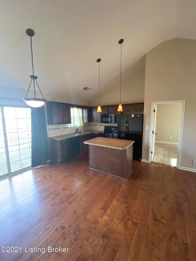 308 Gentry Ln, Mount Washington, KY 40047 - photo 4