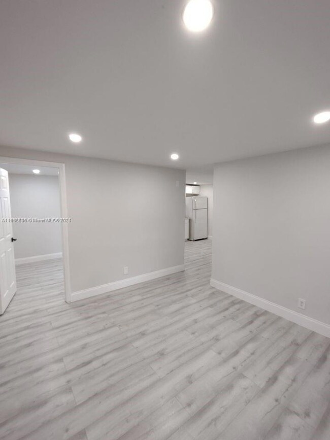 1028 18th St, West Palm Beach, FL 33407 - photo 3