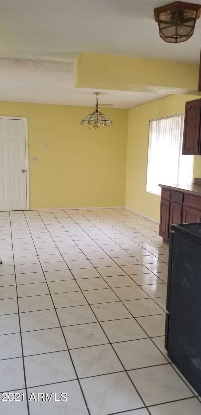 5233 W Monte Vista Rd, Phoenix, AZ 85035 - photo 5