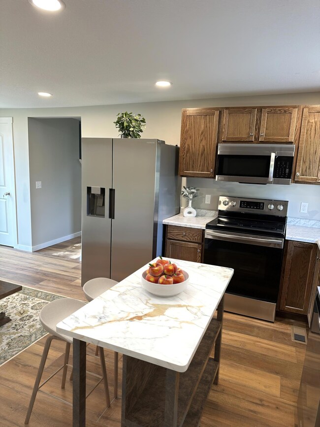 1601 6th Ave NW, Austin, MN 55912 - photo 2