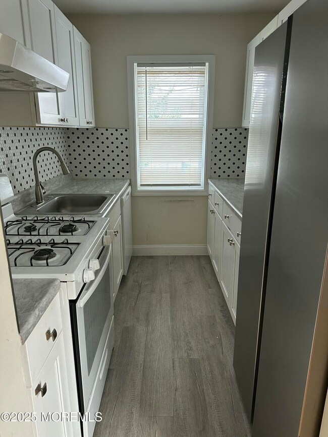 31 Cedar Ave unit 4, Long Branch, NJ 07740 - photo 3