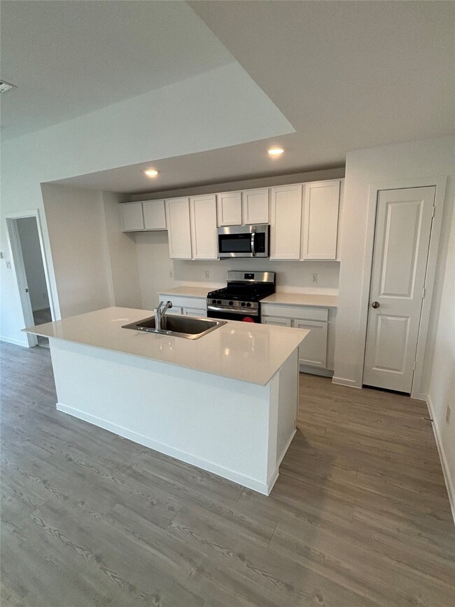 9806 Cliffside Ridge, Baytown, TX 77521 - photo 5