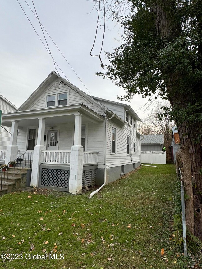 60 Green Ave, Castleton On Hudson, NY 12033 - photo 3