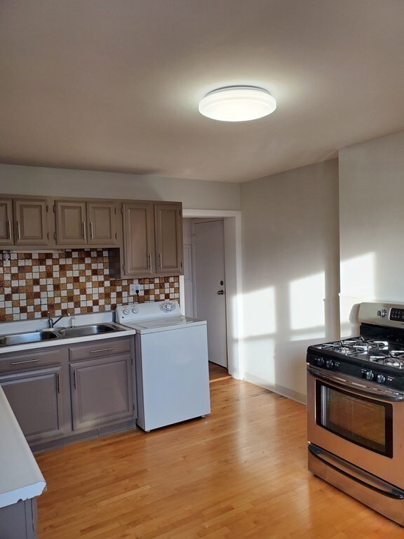 54 Webster Ave unit 2, Cambridge, MA 02141 - photo 2