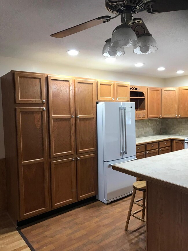 626 2nd St, Columbus Junction, IA 52738 - photo 3