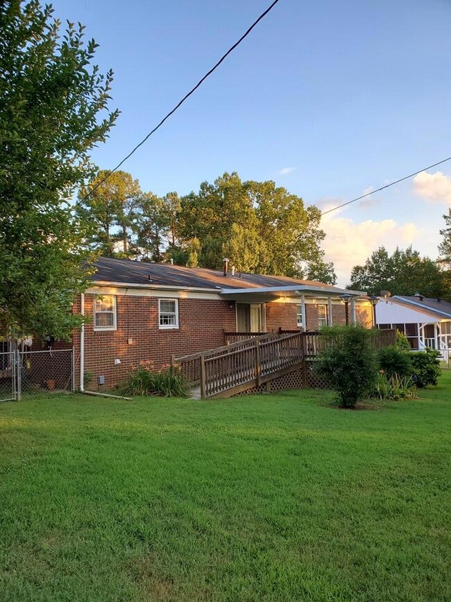 1630 1st St, Victoria, VA 23974 - photo 4