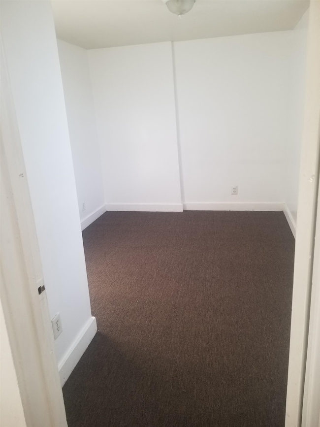 11 Nevada St unit 2, Nashua, NH 03060 - photo 3