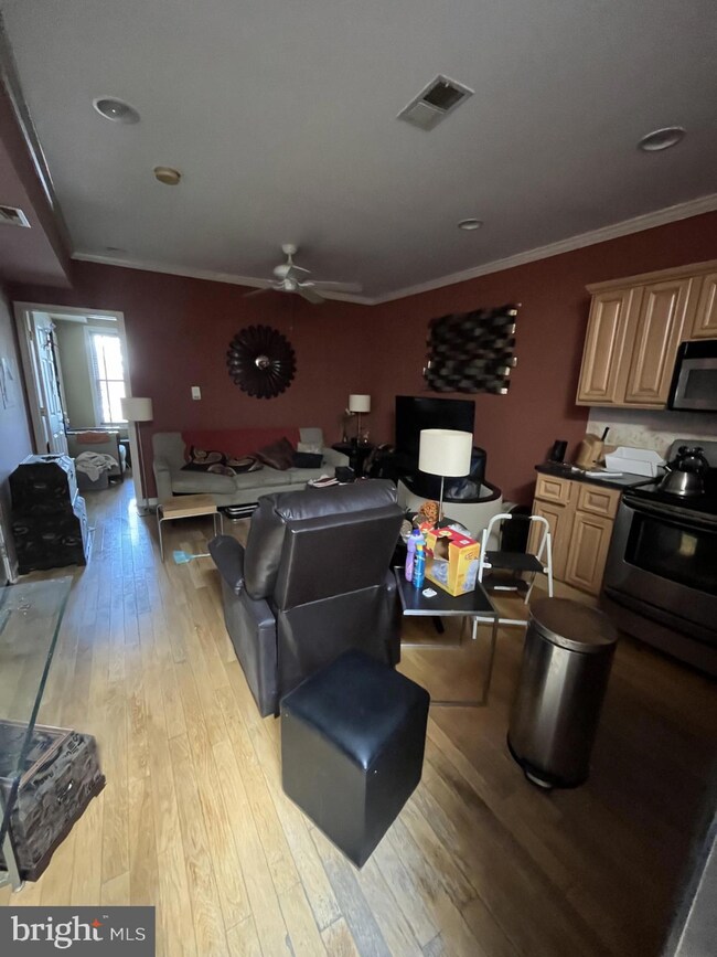 1109 Penn St NE unit 4, Washington, DC 20002 - photo 2