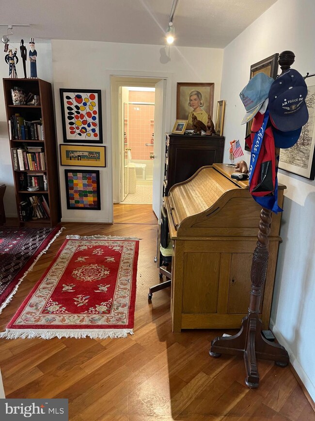 Green Hill Condominiums unit E-120, Wynnewood, PA 19096 - photo 2