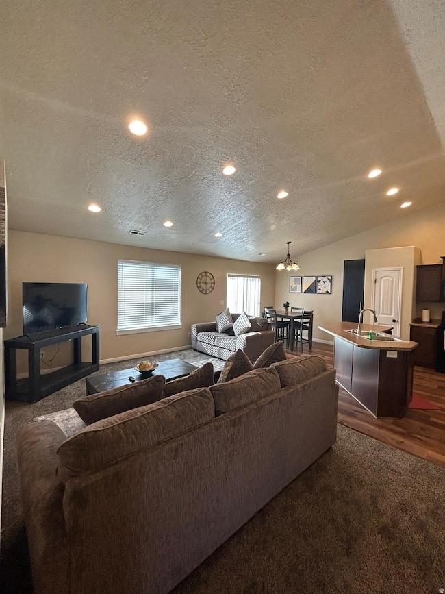 472 E 640 S, Vernal, UT 84078 - photo 5