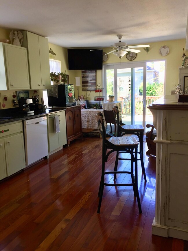 EE1CEDA8-C512-44C9-A61B-73E4107900C6