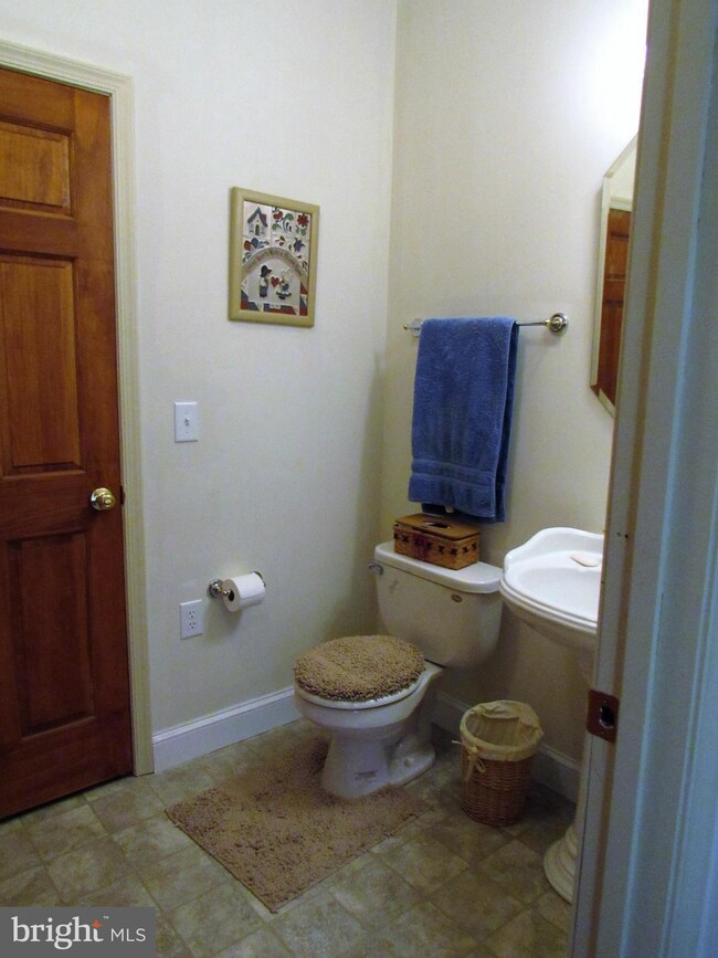 885 Mtn Heritage Estates Rd, Slanesville, WV 25444 - photo 6