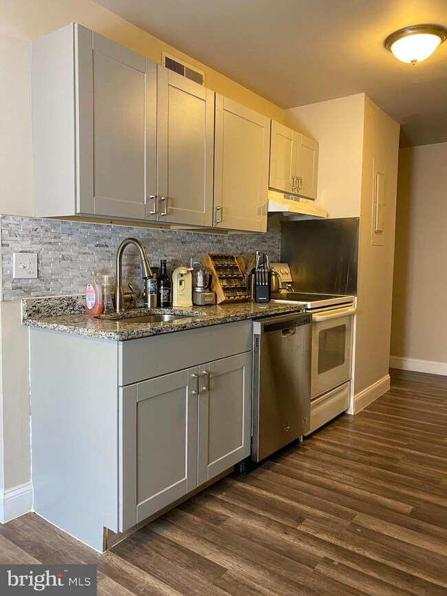 440 Girard St unit 103, Gaithersburg, MD 20877 - photo 3