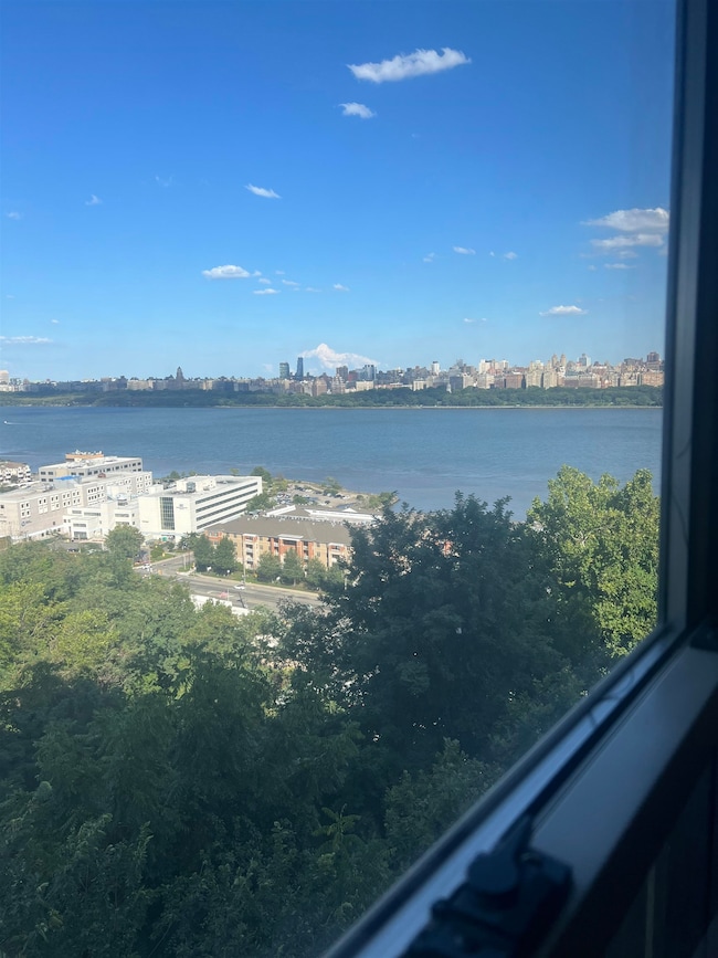 Summit House Apartments unit 5E, Guttenberg, NJ 07093 - photo 2