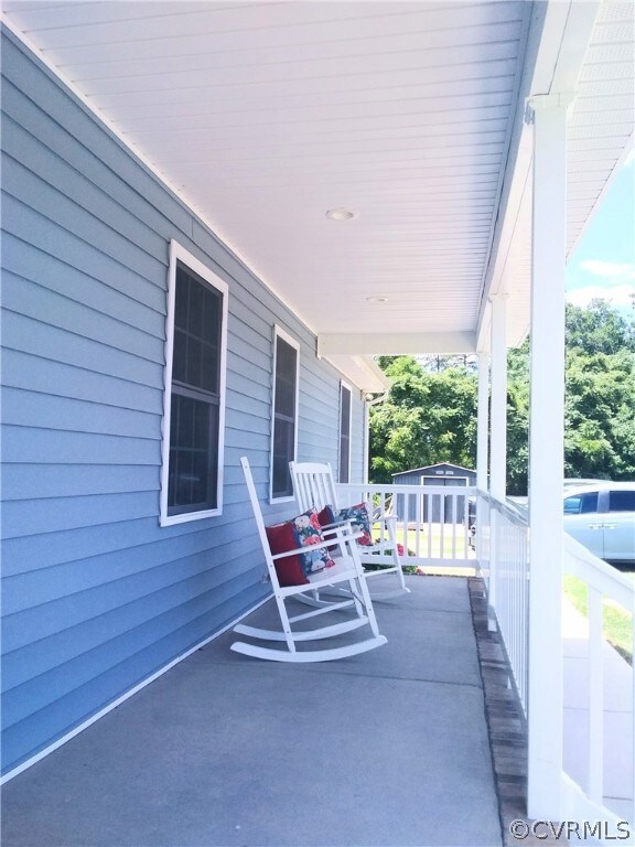 11225 Webb Rd, Disputanta, VA 23842 - photo 5