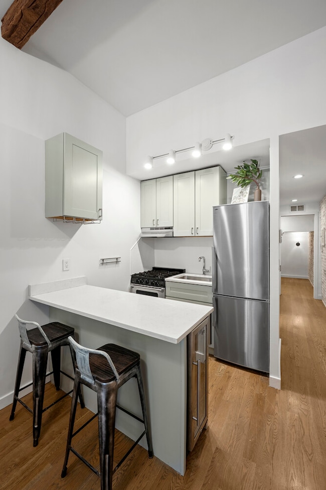 221 W 21st St unit 1A, New York, NY 10011 - photo 7