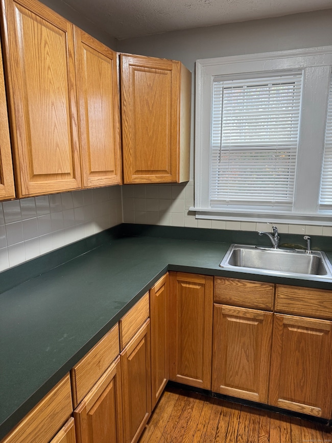 114 Kneeland Rd, New Haven, CT 06512 - photo 6