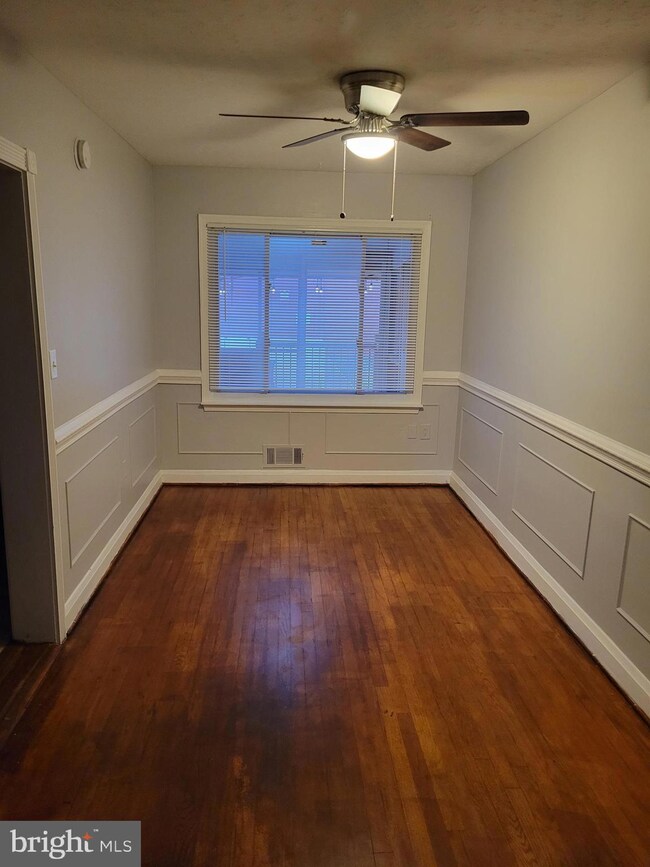 2117 Hawthorne Rd, Middle River, MD 21220 - photo 5