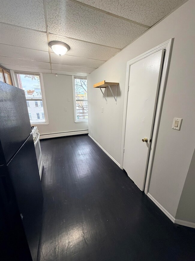 213 Webster Ave unit 3L, Jersey City, NJ 07307 - photo 2