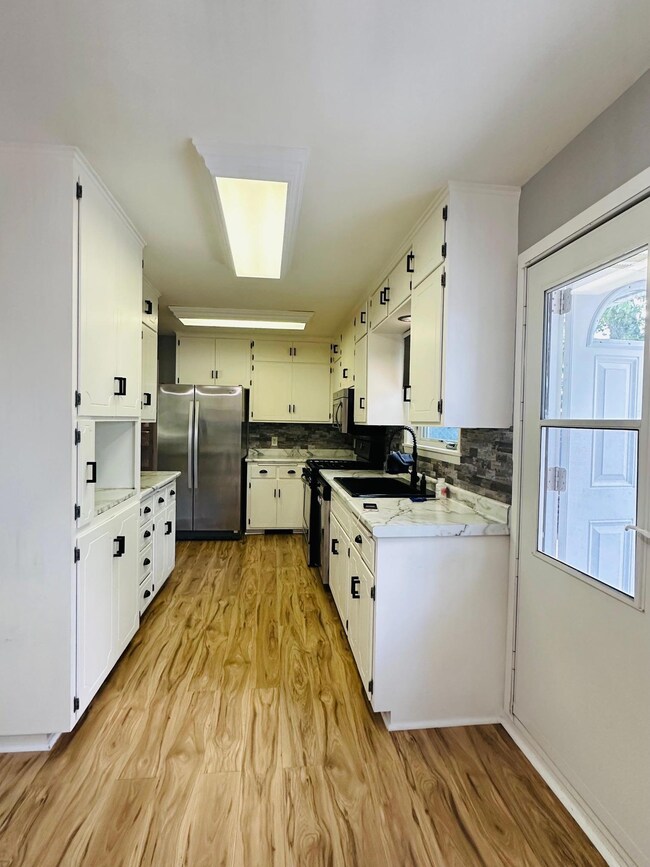 417 4th St NE, Osseo, MN 55369 - photo 6