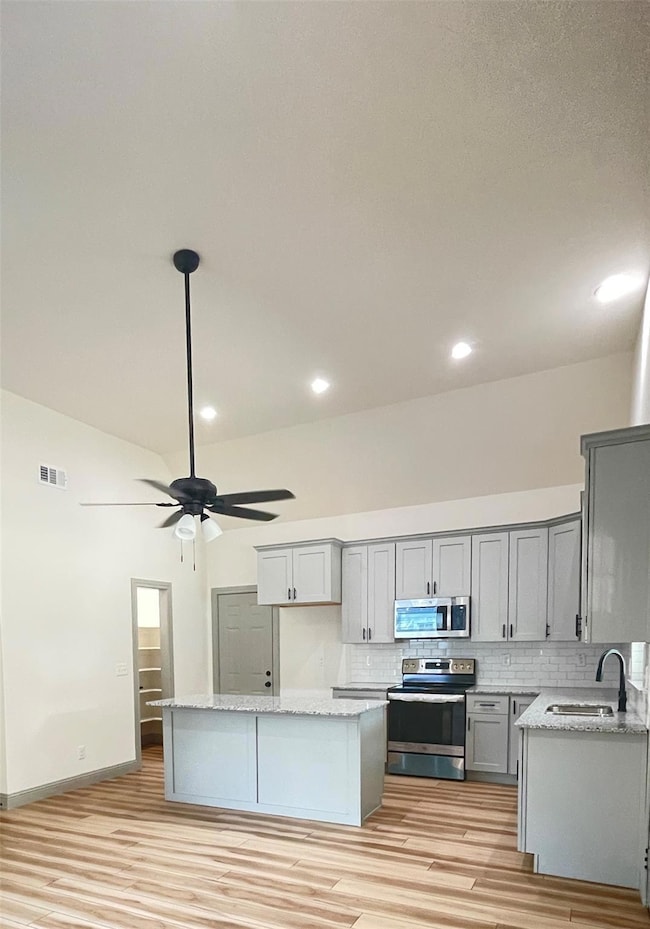 1010 Elm St, Bonham, TX 75418 - photo 2