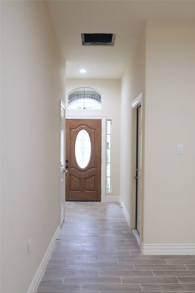 5623 Pate Rd, Houston, TX 77016 - photo 3