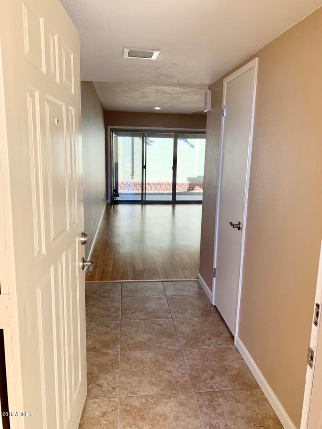 2424 E Robert e Lee St, Phoenix, AZ 85032 - photo 2